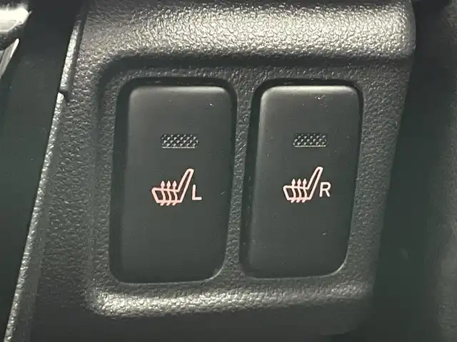 ダイハツ キャスト スタイル GプライムコレSAⅢ 愛知県 2017(平29)年 4.7万km ブラックマイカメタリック 純正８型ナビ　バックカメラ　禁煙車　ＨＤＭＩ　フルセグ　ＤＶＤ　スマアシIII　シートヒーター　ＬＥＤライト　フォグ　純正フロアマット　オートハイビーム　Ｂｌｕｅｔｏｏｔｈ　ＵＳＢ接続　衝突軽減　車線逸脱　純正１５インチAW　プッシュスタート　スマートキー