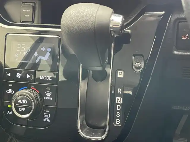 ダイハツ キャスト スタイル GプライムコレSAⅢ 愛知県 2017(平29)年 4.7万km ブラックマイカメタリック 純正８型ナビ　バックカメラ　禁煙車　ＨＤＭＩ　フルセグ　ＤＶＤ　スマアシIII　シートヒーター　ＬＥＤライト　フォグ　純正フロアマット　オートハイビーム　Ｂｌｕｅｔｏｏｔｈ　ＵＳＢ接続　衝突軽減　車線逸脱　純正１５インチAW　プッシュスタート　スマートキー