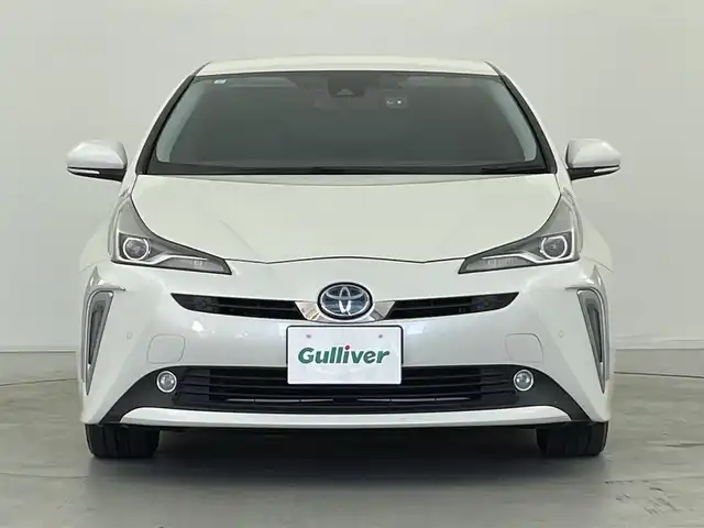 トヨタ プリウス Sツーリングセレクション 群馬県 2019(令1)年 5.9万km ホワイトパールクリスタルシャイン 純正９インチナビ（Bluetooth/フルセグTV/CD/DVD）　バックカメラ　ETC　ドライブレコーダー　トヨタセーフティセンス　オートマチックハイビーム　プリクラッシュセーフティ　レーダークルーズコントロール　レーンキープアシスト　純正１７インチアルミホイール　オートライト　オートエアコン　プッシュスタート　スマートキー