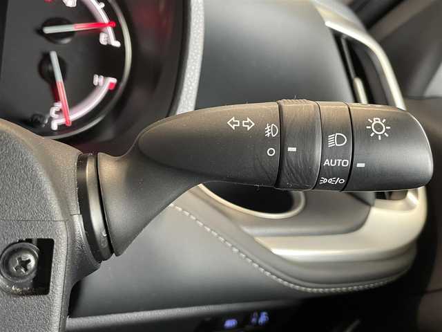トヨタ ノア S－Z 栃木県 2022(令4)年 5.1万km アティチュードブラックマイカ 禁煙車/純正メモリナビ/(フルセグTV/HDMI/BT)/バックカメラ/ドライブレコーダー/トヨタセーフティセンス/アダプティブクルーズコントロール/レーンディパーチャーアラート/プリクラッシュセーフティ/プロアクティブドライビングアシスト/パーキングサポートブレーキ/クリアランスソナー/ロードサインアシスト/オートマチックハイビーム/先行車発進告知/両側パワースライドドア/ハーフレザーシート/前席シートヒーター/ステアリングスイッチ/ウォークスルー/2列目サンシェード/ビルトインETC2.0/LEDヘッドライト/オートライト/リアフォグランプ/電動格納ミラー/ウィンカーミラー/電動ホールド/オートホールド/純正OP17インチAW/純正フロアマット/純正ドアバイザー/プッシュスタート/スマートキー/スペアキー1本/取扱説明書