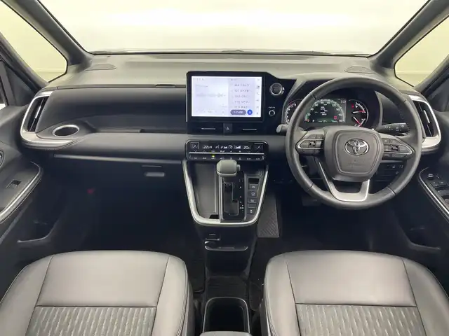 トヨタ ノア S－Z 福井県 2022(令4)年 5.1万km アティチュードブラックマイカ 禁煙車/純正ディスプレイオーディオ/(ナビ フルセグTV HDMI BT CD Miracast )/バックカメラ/ドライブレコーダー/トヨタセーフティセンス/アダプティブクルーズコントロール/レーンディパーチャーアラート/プリクラッシュセーフティ/プロアクティブドライビングアシスト/パーキングサポートブレーキ/クリアランスソナー/ロードサインアシスト/オートマチックハイビーム/先行車発進告知/両側パワースライドドア/ハーフレザーシート/前席シートヒーター/ステアリングスイッチ/ウォークスルー/2列目サンシェード/ビルトインETC2.0/LEDヘッドライト/オートライト/リアフォグランプ/電動格納ミラー/ウィンカーミラー/電動ホールド/オートホールド/純正OP17インチAW/純正フロアマット/純正ドアバイザー/プッシュスタート/スマートキー/スペアキー1本/取扱説明書