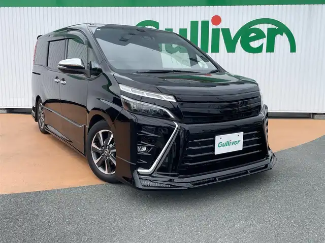 トヨタ ヴォクシー ZS 煌Ⅲ 三重県 2021(令3)年 2万km ブラック トヨタセーフティセンス/・プリクラッシュセーフティ/カロッツェリアメモリナビ/・DVD.CD。SD.Bluetooth/・SD.フルセグTV/・バックカメラ/両側パワースライドドア/205/60R16タイヤ/・16インチ純正アルミ/LEDヘッドライト/オートライト/フロントフォグランプ/・オートハイビーム/・アイドリングストップ/スマートキー/プッシュスタート