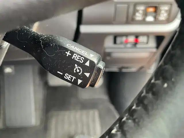 トヨタ ヴォクシー ZS 煌Ⅲ 三重県 2021(令3)年 2万km ブラック トヨタセーフティセンス/・プリクラッシュセーフティ/カロッツェリアメモリナビ/・DVD.CD。SD.Bluetooth/・SD.フルセグTV/・バックカメラ/両側パワースライドドア/205/60R16タイヤ/・16インチ純正アルミ/LEDヘッドライト/オートライト/フロントフォグランプ/・オートハイビーム/・アイドリングストップ/スマートキー/プッシュスタート
