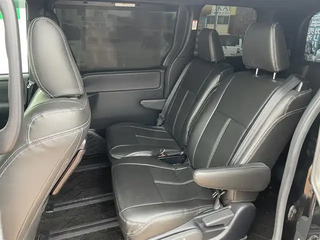 トヨタ ヴォクシー ZS 煌Ⅲ 三重県 2021(令3)年 2万km ブラック トヨタセーフティセンス/・プリクラッシュセーフティ/カロッツェリアメモリナビ/・DVD.CD。SD.Bluetooth/・SD.フルセグTV/・バックカメラ/両側パワースライドドア/205/60R16タイヤ/・16インチ純正アルミ/LEDヘッドライト/オートライト/フロントフォグランプ/・オートハイビーム/・アイドリングストップ/スマートキー/プッシュスタート