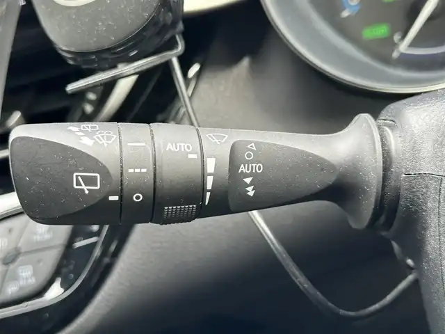 トヨタ Ｃ－ＨＲ G 島根県 2018(平30)年 5.1万km ホワイトパールクリスタルシャイン ワンオーナー/トヨタセーフティセンス/純正9インチナビ/CD/DVD/Bluetooth/フルセグTV/バックカメラ/モデリスタエアロ/クリアランスソナー/BSM/レーンディパーチャーアラート/ハーフレザー調シート/シートヒーター /LEDオートライト/オートマチックハイビーム/ビルトインETC/純正18インチアルミホイール/社外16インチAW付スタッドレス車載/スマートキー/スペアキー×1/プッシュスタート /純正フロアマット/取扱説明書/保証書
