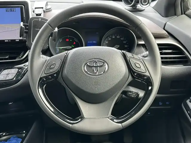 トヨタ Ｃ－ＨＲ G 島根県 2018(平30)年 5.1万km ホワイトパールクリスタルシャイン ワンオーナー/トヨタセーフティセンス/純正9インチナビ/CD/DVD/Bluetooth/フルセグTV/バックカメラ/モデリスタエアロ/クリアランスソナー/BSM/レーンディパーチャーアラート/ハーフレザー調シート/シートヒーター /LEDオートライト/オートマチックハイビーム/ビルトインETC/純正18インチアルミホイール/社外16インチAW付スタッドレス車載/スマートキー/スペアキー×1/プッシュスタート /純正フロアマット/取扱説明書/保証書