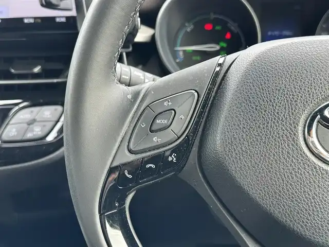 トヨタ Ｃ－ＨＲ G 島根県 2018(平30)年 5.1万km ホワイトパールクリスタルシャイン ワンオーナー/トヨタセーフティセンス/純正9インチナビ/CD/DVD/Bluetooth/フルセグTV/バックカメラ/モデリスタエアロ/クリアランスソナー/BSM/レーンディパーチャーアラート/ハーフレザー調シート/シートヒーター /LEDオートライト/オートマチックハイビーム/ビルトインETC/純正18インチアルミホイール/社外16インチAW付スタッドレス車載/スマートキー/スペアキー×1/プッシュスタート /純正フロアマット/取扱説明書/保証書