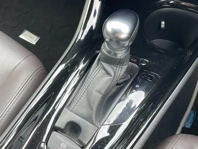 トヨタ Ｃ－ＨＲ G 島根県 2018(平30)年 5.1万km ホワイトパールクリスタルシャイン ワンオーナー/トヨタセーフティセンス/純正9インチナビ/CD/DVD/Bluetooth/フルセグTV/バックカメラ/モデリスタエアロ/クリアランスソナー/BSM/レーンディパーチャーアラート/ハーフレザー調シート/シートヒーター /LEDオートライト/オートマチックハイビーム/ビルトインETC/純正18インチアルミホイール/社外16インチAW付スタッドレス車載/スマートキー/スペアキー×1/プッシュスタート /純正フロアマット/取扱説明書/保証書
