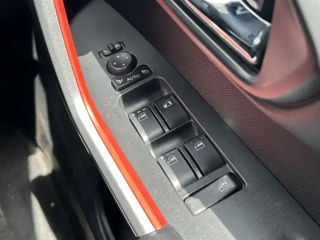 トヨタ ライズ G 静岡県 2020(令2)年 2.8万km ナチュラルベージュマイカM 純正9インチナビ/フルセグTV(走行中視聴可能)/DVD再生機能/ビルトインETC/オートエアコン/アイドリングストップ/ドラレコ(前のみ)/パノラミックビューカメラ/純正16インチアルミホイール/LEDライト/横滑り防止機能/衝突被害軽減システム/純正フロアマット/盗難防止装置