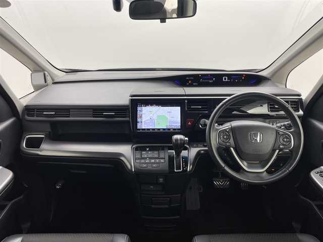 ホンダ ステップワゴン スパーダ クルスピセンシング 岡山県 2020(令2)年 3.5万km プレミアムスパークルブラックパール 純正９インチナビ/（Bluetooth/フルセグTV/CD/DVD/Carplay）/１１．６インチフリップダウンモニター/ハーフレザー/衝突軽減ブレーキシステム/レーダークルーズコントロール/ビルトインＥＴＣ２．０/ＬＥＤヘッドライト/フォグランプ/シートヒーター/純正ドライブレコーダー/両側電動スライドドア