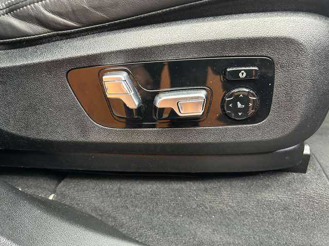 ＢＭＷ Ｘ７ xDrive35d Mスポーツ 千葉県 2020(令2)年 4.4万km サファイアブラックP ６人乗り２列目コンフォートシート　/ウェルネスＰＫＧ　/スカイラウンジパノラマＳＲ　/革シート　/ナビ　/ＴＶ　/３６０°ｈａｒｍａｎｋａｒｄｏｎサウンド　/ＯＰ２２インチＡＷ　/レーザービーム　/ディスプレイキー
