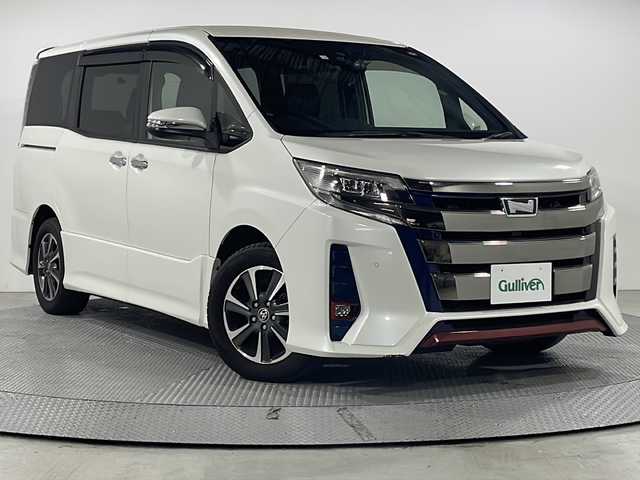 トヨタ ノア Si ダブルバイビーⅡ 広島県 2020(令2)年 5.7万km ホワイトパールクリスタルシャイン 純正10型ナビ/純正フリップダウンモニター/両側パワースライドドア/バックカメラ/クルーズコントロール/クリアランスソナー/セーフティセンス/・プリクラッシュセーフティ/・レーンディパーチャーアラート/・オートマチックハイビーム/LEDヘッドランプ/純正16インチAW/ETC/ドライブレコーダー