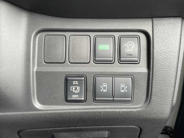 日産 セレナ ハイウェイスター Vセレクション 愛知県 2018(平30)年 4.1万km ブリリアントホワイトパール プロパイロット/衝突被害軽減ブレーキ/純正9インチSD（ナビあり）/全方位カメラ/両側パワースライドドア/クルーズコントロール/フルセグTV/CD DVD/Bluetooth/バックカメラ/コーナーセンサー/純正アルミホイール/LEDヘッドライト/インテリジェントミラー/オートライト/ドライブレコーダー/ETC/ステアリングスイッチ/スマートキー/プッシュスタート