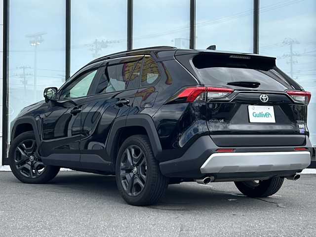 トヨタ ＲＡＶ４ ハイブリッド アドベンチャー 山形県 2023(令5)年 1.7万km アティチュードブラックマイカ ４WD/運転席パワーシート/電動パーキングブレーキ/純正ディスプレイオーディオナビ/（AM/FM/フルセグ/Bluetooth）/メモリーシート/前席エアシート/前席シートヒーター/ビルトインETC2.0/電動パーキングブレーキ/ブラインドスポットモニター/ステアリングヒーター/ブレーキホールド/サンルーフ・ガラスルーフ/ルーフレール/LEDヘッドライト/フォグランプ/電動格納ミラー/ウインカーミラー