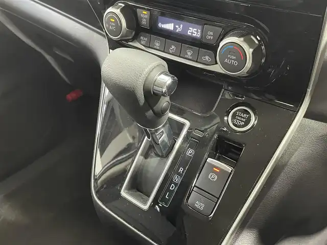 日産 セレナ ハイウェイスター V 大阪府 2019(令1)年 3.2万km ダークメタルグレー/ダイヤモンドブラック ProPILOT 純正9incナビ(フルセグ/DVD再生/Bluetooth) 360カメラ ETC 両側パワースライドドア 衝突軽減 レーダークルコン クリアランスソナー パークアシスト ドラレコ
