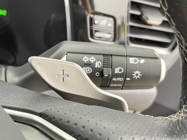 レクサス ＮＸ 350h Fスポーツ 千葉県 2021(令3)年 3万km グラファイトブラックガラスフレーク セーフティシステムプラス/・プリクラッシュセーフティ/・レーントレーシングアシスト/・ロードサインアシスト/・ドライバー異常時対応システム/・プロアクティブドライビングアシスト/・オートマチックハイビーム/・レーダークルーズコントロール/・レーンチェンジアシスト/・発進遅れ告知機能/純正14インチディスプレイオーディオ/・ナビ機能/・フルセグTV/・Bluetoothオーディオ接続/パノラミックビューモニター/パノラマルーフ/白黒コンビレザーシート/3眼フルLEDヘッドライト/ブラインドスポットモニター/パワーバックドア/AC100V電源 1500w