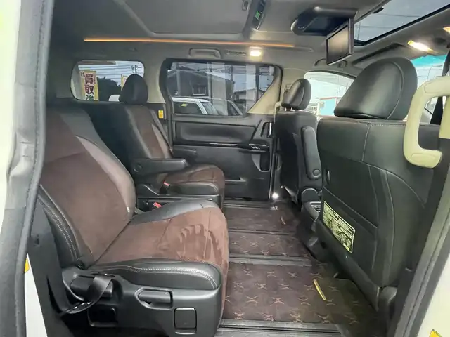 トヨタ アルファード 240S タイプゴールド 神奈川県 2013(平25)年 9.5万km ホワイトパールクリスタルシャイン サンルーフ/社外フリップダウン/横滑り防止装置/電動リアゲート/両側パワースライドドア/社外ナビ（avn-zx02i）/フルセグTV/BT/CD/DVD/FM/AM/キセノンヘッドライト/オートライト/フォグランプ/社外AW付き冬タイヤあり/ドラレコ/ETC