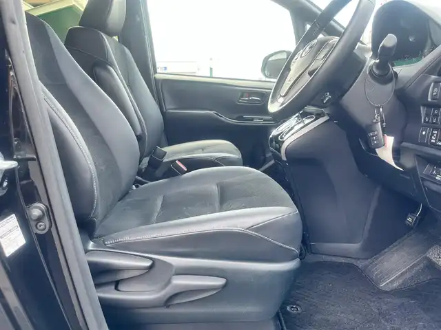 トヨタ ヴォクシー ZS 煌Ⅲ 島根県 2020(令2)年 7.6万km ブラック 純正９インチナビ　/フルセグＴＶ　/ＤＶＤ再生　/Ｂｌｕｅｔｏｏｔｈ　/バックカメラ　/フリップダウンモニター　/ビルトインETC2.0　/クルーズコントロール　/レーンキープアシスト/両側パワースライド　/前後コーナーセンサー/衝突軽減システム/自動ハイビーム/純正LEDライト/純正フォグランプ/純正16インチアルミホイール