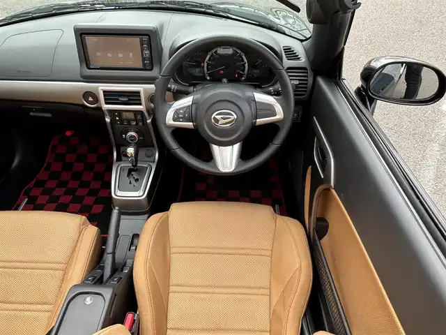 ダイハツ コペン セロ 新潟県 2021(令3)年 1.5万km ブリティッシュグリーンマイカ 純正ナビ/(AM/FM/CD/DVD/BT/フルセグ)/シートヒーター/MTモード付きAT/革巻きステアリング/ステアリングスイッチ/アイドリングストップ/LEDヘッドライト/フォグランプ/横滑り防止/プッシュスタート/スマートキー