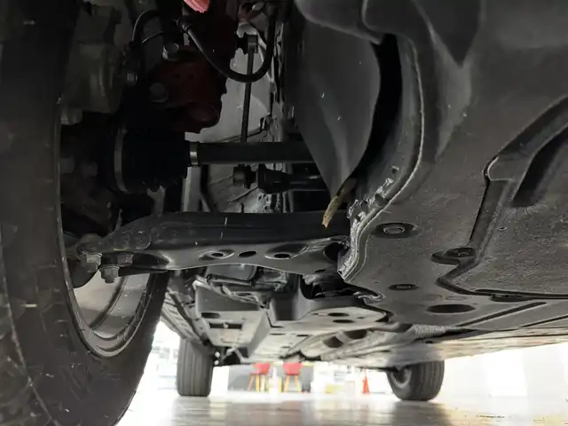 トヨタ ＲＡＶ４ アドベンチャー オフロードPKG 三重県 2022(令4)年 1.8万km アティチュードブラックマイカ ガソリン/フルタイム4WD/MTモード付フロアCVT/純正 9インチ ディスプレイオーディオ & ナビ/（FM/AM/Bluetooth/USB/iPod/Miracast/AppleCarPlay/AndroidAuto）/バックガイドモニター/ビルトイン ETC/Toyota Safety Sense/●プリクラッシュセーフティ/●レーントレーシングアシスト/●オートハイビーム/●レーダークルコン/●ロードサインアシスト/・【OP】リヤクロストラフィックオートブレーキ/・【OP】ブラインドスポットモニター/・パーキングサポートブレーキ（前後静止物・後方接近車両*）/・先行車発進告知機能/など/装備/●【OP】デジタルインナーミラー/●合皮シート/●パワーシート（Dメモリー付8way＆ランバーサポート）/●【OP】シートヒーター＆ベンチレーション（D/N）＋ステアリングヒーター/●左右独立オートエアコン/●ステアリングスイッチ/●オートライト/●LEDヘッドランプ&フロントフォグランプ/●プッシュスタート/●スマートキーx1/●純正18inAW/など