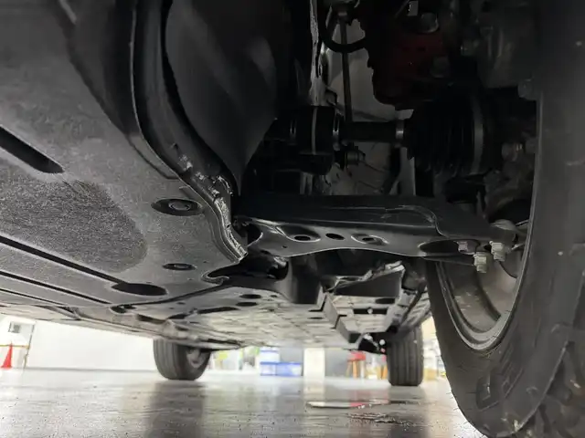 トヨタ ＲＡＶ４ アドベンチャー オフロードPKG 三重県 2022(令4)年 1.8万km アティチュードブラックマイカ ガソリン/フルタイム4WD/MTモード付フロアCVT/純正 9インチ ディスプレイオーディオ & ナビ/（FM/AM/Bluetooth/USB/iPod/Miracast/AppleCarPlay/AndroidAuto）/バックガイドモニター/ビルトイン ETC/Toyota Safety Sense/●プリクラッシュセーフティ/●レーントレーシングアシスト/●オートハイビーム/●レーダークルコン/●ロードサインアシスト/・【OP】リヤクロストラフィックオートブレーキ/・【OP】ブラインドスポットモニター/・パーキングサポートブレーキ（前後静止物・後方接近車両*）/・先行車発進告知機能/など/装備/●【OP】デジタルインナーミラー/●合皮シート/●パワーシート（Dメモリー付8way＆ランバーサポート）/●【OP】シートヒーター＆ベンチレーション（D/N）＋ステアリングヒーター/●左右独立オートエアコン/●ステアリングスイッチ/●オートライト/●LEDヘッドランプ&フロントフォグランプ/●プッシュスタート/●スマートキーx1/●純正18inAW/など