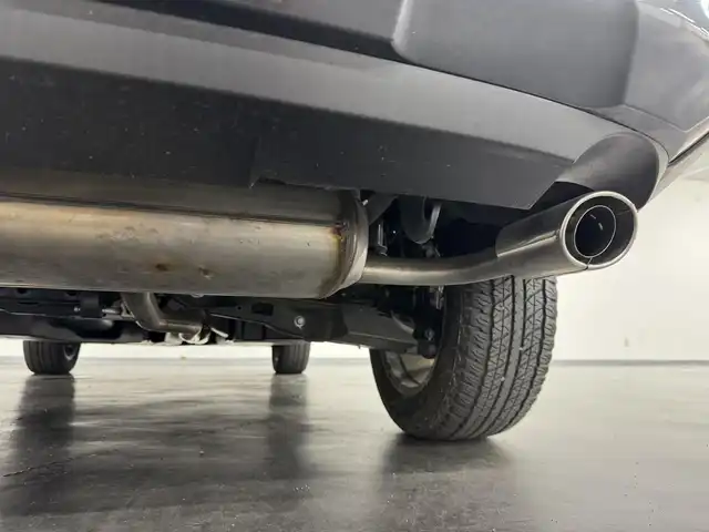 トヨタ ＲＡＶ４ アドベンチャー オフロードPKG 三重県 2022(令4)年 1.8万km アティチュードブラックマイカ ガソリン/フルタイム4WD/MTモード付フロアCVT/純正 9インチ ディスプレイオーディオ & ナビ/（FM/AM/Bluetooth/USB/iPod/Miracast/AppleCarPlay/AndroidAuto）/バックガイドモニター/ビルトイン ETC/Toyota Safety Sense/●プリクラッシュセーフティ/●レーントレーシングアシスト/●オートハイビーム/●レーダークルコン/●ロードサインアシスト/・【OP】リヤクロストラフィックオートブレーキ/・【OP】ブラインドスポットモニター/・パーキングサポートブレーキ（前後静止物・後方接近車両*）/・先行車発進告知機能/など/装備/●【OP】デジタルインナーミラー/●合皮シート/●パワーシート（Dメモリー付8way＆ランバーサポート）/●【OP】シートヒーター＆ベンチレーション（D/N）＋ステアリングヒーター/●左右独立オートエアコン/●ステアリングスイッチ/●オートライト/●LEDヘッドランプ&フロントフォグランプ/●プッシュスタート/●スマートキーx1/●純正18inAW/など