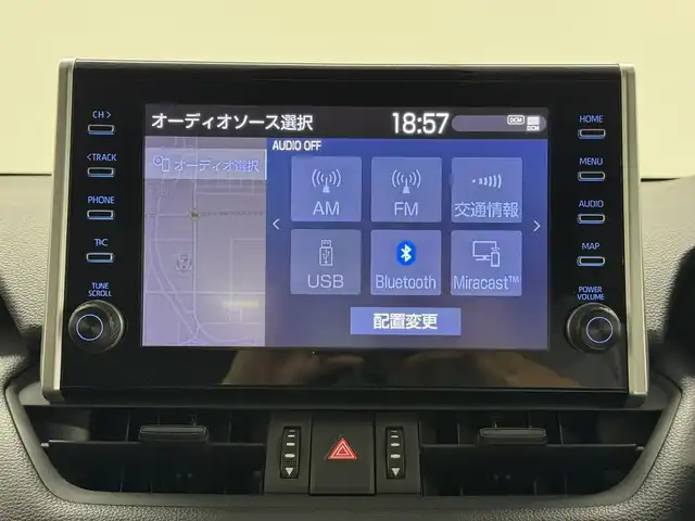 トヨタ ＲＡＶ４ アドベンチャー オフロードPKG 三重県 2022(令4)年 1.8万km アティチュードブラックマイカ ガソリン/フルタイム4WD/MTモード付フロアCVT/純正 9インチ ディスプレイオーディオ & ナビ/（FM/AM/Bluetooth/USB/iPod/Miracast/AppleCarPlay/AndroidAuto）/バックガイドモニター/ビルトイン ETC/Toyota Safety Sense/●プリクラッシュセーフティ/●レーントレーシングアシスト/●オートハイビーム/●レーダークルコン/●ロードサインアシスト/・【OP】リヤクロストラフィックオートブレーキ/・【OP】ブラインドスポットモニター/・パーキングサポートブレーキ（前後静止物・後方接近車両*）/・先行車発進告知機能/など/装備/●【OP】デジタルインナーミラー/●合皮シート/●パワーシート（Dメモリー付8way＆ランバーサポート）/●【OP】シートヒーター＆ベンチレーション（D/N）＋ステアリングヒーター/●左右独立オートエアコン/●ステアリングスイッチ/●オートライト/●LEDヘッドランプ&フロントフォグランプ/●プッシュスタート/●スマートキーx1/●純正18inAW/など