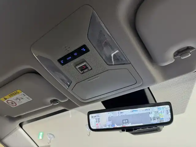 トヨタ ＲＡＶ４ アドベンチャー オフロードPKG 三重県 2022(令4)年 1.8万km アティチュードブラックマイカ ガソリン/フルタイム4WD/MTモード付フロアCVT/純正 9インチ ディスプレイオーディオ & ナビ/（FM/AM/Bluetooth/USB/iPod/Miracast/AppleCarPlay/AndroidAuto）/バックガイドモニター/ビルトイン ETC/Toyota Safety Sense/●プリクラッシュセーフティ/●レーントレーシングアシスト/●オートハイビーム/●レーダークルコン/●ロードサインアシスト/・【OP】リヤクロストラフィックオートブレーキ/・【OP】ブラインドスポットモニター/・パーキングサポートブレーキ（前後静止物・後方接近車両*）/・先行車発進告知機能/など/装備/●【OP】デジタルインナーミラー/●合皮シート/●パワーシート（Dメモリー付8way＆ランバーサポート）/●【OP】シートヒーター＆ベンチレーション（D/N）＋ステアリングヒーター/●左右独立オートエアコン/●ステアリングスイッチ/●オートライト/●LEDヘッドランプ&フロントフォグランプ/●プッシュスタート/●スマートキーx1/●純正18inAW/など