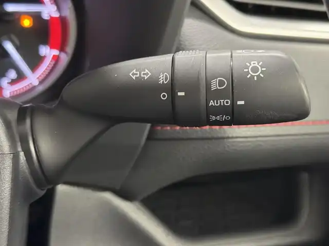 トヨタ ＲＡＶ４ アドベンチャー オフロードPKG 三重県 2022(令4)年 1.8万km アティチュードブラックマイカ ガソリン/フルタイム4WD/MTモード付フロアCVT/純正 9インチ ディスプレイオーディオ & ナビ/（FM/AM/Bluetooth/USB/iPod/Miracast/AppleCarPlay/AndroidAuto）/バックガイドモニター/ビルトイン ETC/Toyota Safety Sense/●プリクラッシュセーフティ/●レーントレーシングアシスト/●オートハイビーム/●レーダークルコン/●ロードサインアシスト/・【OP】リヤクロストラフィックオートブレーキ/・【OP】ブラインドスポットモニター/・パーキングサポートブレーキ（前後静止物・後方接近車両*）/・先行車発進告知機能/など/装備/●【OP】デジタルインナーミラー/●合皮シート/●パワーシート（Dメモリー付8way＆ランバーサポート）/●【OP】シートヒーター＆ベンチレーション（D/N）＋ステアリングヒーター/●左右独立オートエアコン/●ステアリングスイッチ/●オートライト/●LEDヘッドランプ&フロントフォグランプ/●プッシュスタート/●スマートキーx1/●純正18inAW/など