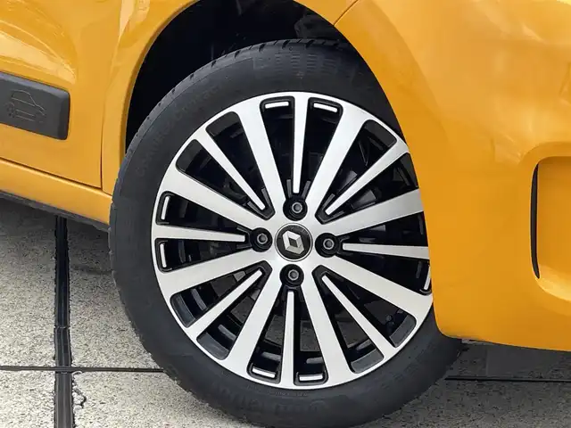 ルノー ルノー トゥインゴ S 東京都 2022(令4)年 1.1万km 黄 純正ディスプレイオーディオ/ETC/Bカメラ/ドライブレコーダー/コーナーセンサー/5Fミッション/アイドリングストップ/純正16インチアルミホイール
