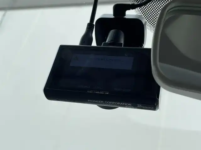 ルノー ルノー トゥインゴ S 東京都 2022(令4)年 1.1万km 黄 純正ディスプレイオーディオ/ETC/Bカメラ/ドライブレコーダー/コーナーセンサー/5Fミッション/アイドリングストップ/純正16インチアルミホイール