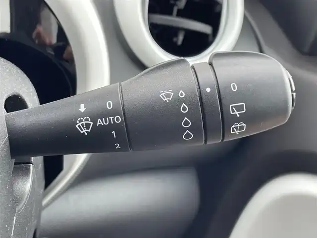 ルノー ルノー トゥインゴ S 東京都 2022(令4)年 1.1万km 黄 純正ディスプレイオーディオ/ETC/Bカメラ/ドライブレコーダー/コーナーセンサー/5Fミッション/アイドリングストップ/純正16インチアルミホイール