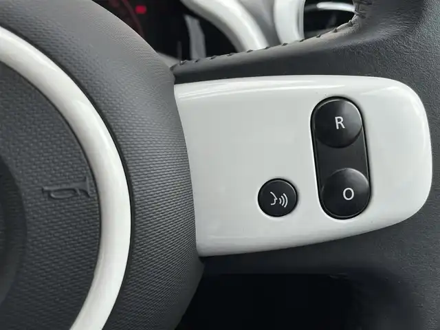 ルノー ルノー トゥインゴ S 東京都 2022(令4)年 1.1万km 黄 純正ディスプレイオーディオ/ETC/Bカメラ/ドライブレコーダー/コーナーセンサー/5Fミッション/アイドリングストップ/純正16インチアルミホイール