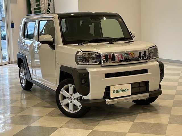 ダイハツ タフト G クロムベンチャー 福井県 2024(令6)年 0.1万km シャイニングホワイトパール 4WD/ガラスルーフ/純正７インチナビ/フルセグTV/BT/CD/DVD/USB/バックカメラ/スマートアシスト/・衝突回避支援ブレーキ/・車線逸脱警報/・先行車発信お知らせ/・標識認識機能/・コーナーセンサー/・オートハイビーム/シートヒーター/オートライト/LEDヘッドライト/純正15インチアルミホイール/プッシュスタート/スマートキー×2/純正フロアマット/ステアリングスイッチ