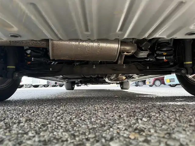 日産 セレナ ハイウェイスター V 千葉県 2020(令2)年 1.7万km ブリリアントホワイトパール 純正SDナビ（AM/FM/CD/DVD/Bluetooth）/フルセグTV/フリップダウンモニター/プロパイロット/両側パワースライドドア/インテリジェントパーキングアシスト/バックカメラ/サイドカメラ/全方位カメラ/ETC/衝突被害軽減システム/LEDヘッドライト/フォグランプ/後席テーブル（カップホルダー付き）/ロールサンシェード/純正アルミホイール/純正フロアマット