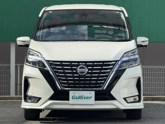 日産 セレナ ハイウェイスター V 千葉県 2020(令2)年 1.7万km ブリリアントホワイトパール 純正SDナビ（AM/FM/CD/DVD/Bluetooth）/フルセグTV/フリップダウンモニター/プロパイロット/両側パワースライドドア/インテリジェントパーキングアシスト/バックカメラ/サイドカメラ/全方位カメラ/ETC/衝突被害軽減システム/LEDヘッドライト/フォグランプ/後席テーブル（カップホルダー付き）/ロールサンシェード/純正アルミホイール/純正フロアマット