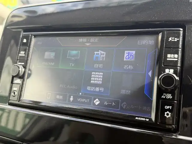 日産 セレナ ハイウェイスター V 千葉県 2020(令2)年 1.7万km ブリリアントホワイトパール 純正SDナビ（AM/FM/CD/DVD/Bluetooth）/フルセグTV/フリップダウンモニター/プロパイロット/両側パワースライドドア/インテリジェントパーキングアシスト/バックカメラ/サイドカメラ/全方位カメラ/ETC/衝突被害軽減システム/LEDヘッドライト/フォグランプ/後席テーブル（カップホルダー付き）/ロールサンシェード/純正アルミホイール/純正フロアマット