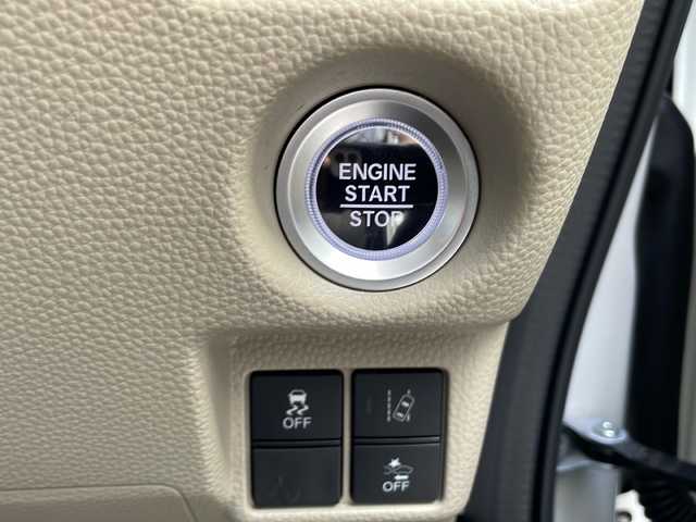 ホンダ Ｎ ＢＯＸ G L ホンダセンシング 長野県 2019(令1)年 1万km プラチナホワイトパール ホンダセンシング/・衝突軽減ブレーキ/・誤発進抑制機能/・アダプティブクルーズコントロール/・車線維持支援システム/・歩行者事故低減ステアリング/・路外逸脱抑制機能/・先行車発進お知らせ機能/・標識認識機能/純正7インチSDナビ【VXM-195VFi】/（CD/DVD/フルセグTV/BT）/バックカメラ/ビルトインETC/両側パワースライドドア/ステアリングスイッチ/LEDヘッドライト/フォグランプ/オートライト/スマートキー/Pスタート/電動格納ミラー/純正フロアマット