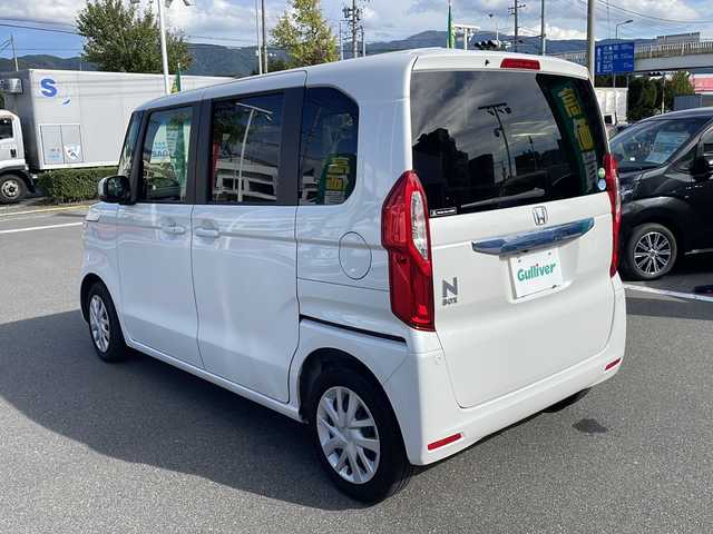 ホンダ Ｎ ＢＯＸ G L ホンダセンシング 長野県 2019(令1)年 1万km プラチナホワイトパール ホンダセンシング/・衝突軽減ブレーキ/・誤発進抑制機能/・アダプティブクルーズコントロール/・車線維持支援システム/・歩行者事故低減ステアリング/・路外逸脱抑制機能/・先行車発進お知らせ機能/・標識認識機能/純正7インチSDナビ【VXM-195VFi】/（CD/DVD/フルセグTV/BT）/バックカメラ/ビルトインETC/両側パワースライドドア/ステアリングスイッチ/LEDヘッドライト/フォグランプ/オートライト/スマートキー/Pスタート/電動格納ミラー/純正フロアマット