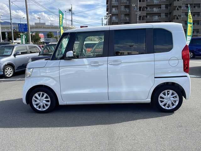 ホンダ Ｎ ＢＯＸ G L ホンダセンシング 長野県 2019(令1)年 1万km プラチナホワイトパール ホンダセンシング/・衝突軽減ブレーキ/・誤発進抑制機能/・アダプティブクルーズコントロール/・車線維持支援システム/・歩行者事故低減ステアリング/・路外逸脱抑制機能/・先行車発進お知らせ機能/・標識認識機能/純正7インチSDナビ【VXM-195VFi】/（CD/DVD/フルセグTV/BT）/バックカメラ/ビルトインETC/両側パワースライドドア/ステアリングスイッチ/LEDヘッドライト/フォグランプ/オートライト/スマートキー/Pスタート/電動格納ミラー/純正フロアマット