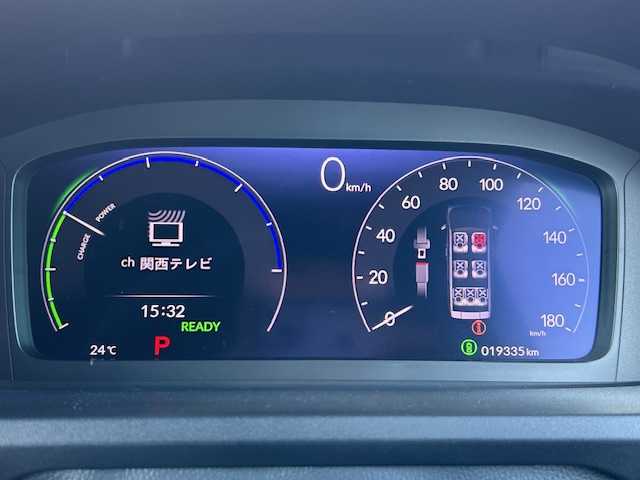 ホンダ ステップワゴン スパーダ eHEV 大阪府 2023(令5)年 2万km プラチナホワイトパール 純正9型ナビ(BT/CD/DVD/SD/フルセグ)/バックカメラ/フリップダウンモニター/ブラインドスポットモニター/衝突被害軽減システム/レーンキープアシスト/コーナーセンサー/アダクティブクルーズコントロール/オートライト/オートマチックハイビーム/純正アルミホイール/純正フロアマット/両側パワースライドドア/電動リアゲート/電動格納ミラー/ドライブレコーダー/ETC/プッシュスタートボタン