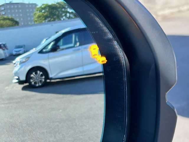 ホンダ ステップワゴン スパーダ eHEV 大阪府 2023(令5)年 2万km プラチナホワイトパール 純正9型ナビ(BT/CD/DVD/SD/フルセグ)/バックカメラ/フリップダウンモニター/ブラインドスポットモニター/衝突被害軽減システム/レーンキープアシスト/コーナーセンサー/アダクティブクルーズコントロール/オートライト/オートマチックハイビーム/純正アルミホイール/純正フロアマット/両側パワースライドドア/電動リアゲート/電動格納ミラー/ドライブレコーダー/ETC/プッシュスタートボタン