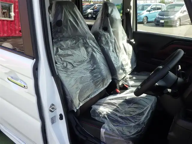 スズキ スペーシア カスタム HYBRID XS 千葉県 2025(令7)年 0.1千km ピュアホワイトパール/ブラック2トーン カスタム HV XS　全方位モニター付きメモリ-ナビゲーション・スズキコネクト対応通信機装着車(195800円)/スズキセーフティサポート/レーダークルーズコントロール/アイドリングストップ/両側パワースライドドア/ハーフレザーシート/前席シートヒーター/9インチ純正メモリーナビ/地デジTV/【Bluetooth接続】/全方位モニター/ヘッドアップディスプレイ/革巻きステアリング/ステアリングヒーター/ステアリングスイッチ/LEDヘッドライト/ウインカーミラー/純正15インチアルミホイル/サイド/カーテンエアバッグ/携帯リモコン