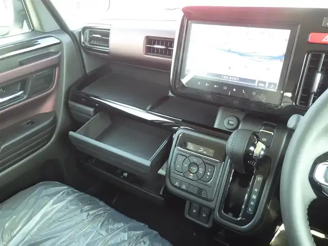 スズキ スペーシア カスタム HYBRID XS 千葉県 2025(令7)年 0.1千km ピュアホワイトパール/ブラック2トーン カスタム HV XS　全方位モニター付きメモリ-ナビゲーション・スズキコネクト対応通信機装着車(195800円)/スズキセーフティサポート/レーダークルーズコントロール/アイドリングストップ/両側パワースライドドア/ハーフレザーシート/前席シートヒーター/9インチ純正メモリーナビ/地デジTV/【Bluetooth接続】/全方位モニター/ヘッドアップディスプレイ/革巻きステアリング/ステアリングヒーター/ステアリングスイッチ/LEDヘッドライト/ウインカーミラー/純正15インチアルミホイル/サイド/カーテンエアバッグ/携帯リモコン