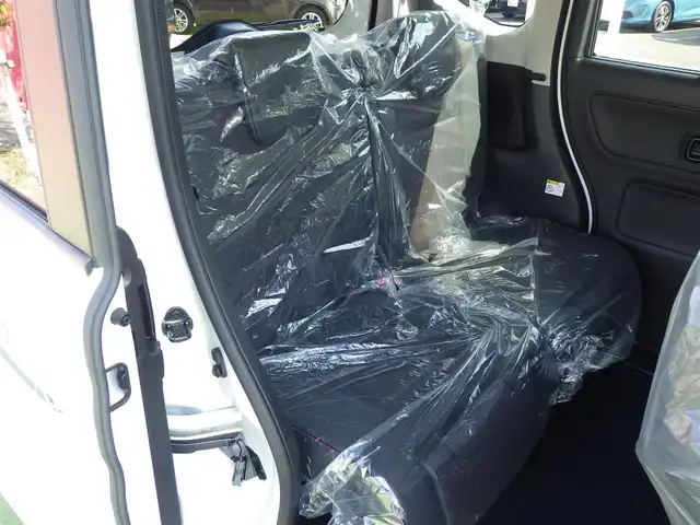 スズキ スペーシア カスタム HYBRID XS 千葉県 2025(令7)年 0.1千km ピュアホワイトパール/ブラック2トーン カスタム HV XS　全方位モニター付きメモリ-ナビゲーション・スズキコネクト対応通信機装着車(195800円)/スズキセーフティサポート/レーダークルーズコントロール/アイドリングストップ/両側パワースライドドア/ハーフレザーシート/前席シートヒーター/9インチ純正メモリーナビ/地デジTV/【Bluetooth接続】/全方位モニター/ヘッドアップディスプレイ/革巻きステアリング/ステアリングヒーター/ステアリングスイッチ/LEDヘッドライト/ウインカーミラー/純正15インチアルミホイル/サイド/カーテンエアバッグ/携帯リモコン