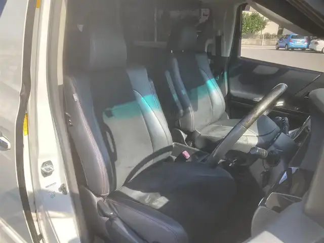 トヨタ ヴェルファイア 2．4Z ゴールデンアイズ 埼玉県 2013(平25)年 12.7万km ホワイトパールクリスタルシャイン (株)IDOMが運営する【じしゃロン鳩ヶ谷店】の自社ローン専用車両になりますこちらは現金またはオートローンご利用時の価格です。自社ローンご希望の方は別途その旨お申付け下さい/登録時127098km/アルパイン9インチSDナビ(品番:VIE-X009)/バックカメラ/社外フリップダウンモニター/オットマン/キャプテンシート/クルーズコントロール追従機能無/プッシュスタート/両側パワースライドドア/ワンタッチオートスライドドア/ETC/HIDヘッドライト/ハーフレザーシート/ドライブレコーダー/クリアランスソナー/プッシュスタート/ナノイー/パワーバックドア/電動格納機能付きウインカーミラー