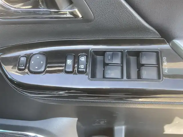 トヨタ ヴェルファイア 2．4Z ゴールデンアイズ 埼玉県 2013(平25)年 12.7万km ホワイトパールクリスタルシャイン (株)IDOMが運営する【じしゃロン鳩ヶ谷店】の自社ローン専用車両になりますこちらは現金またはオートローンご利用時の価格です。自社ローンご希望の方は別途その旨お申付け下さい/登録時127098km/アルパイン9インチSDナビ(品番:VIE-X009)/バックカメラ/社外フリップダウンモニター/オットマン/キャプテンシート/クルーズコントロール追従機能無/プッシュスタート/両側パワースライドドア/ワンタッチオートスライドドア/ETC/HIDヘッドライト/ハーフレザーシート/ドライブレコーダー/クリアランスソナー/プッシュスタート/ナノイー/パワーバックドア/電動格納機能付きウインカーミラー