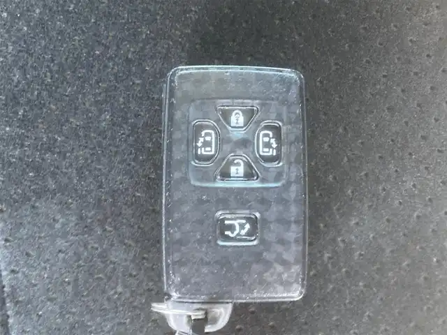 トヨタ ヴェルファイア 2．4Z ゴールデンアイズ 埼玉県 2013(平25)年 12.7万km ホワイトパールクリスタルシャイン (株)IDOMが運営する【じしゃロン鳩ヶ谷店】の自社ローン専用車両になりますこちらは現金またはオートローンご利用時の価格です。自社ローンご希望の方は別途その旨お申付け下さい/登録時127098km/アルパイン9インチSDナビ(品番:VIE-X009)/バックカメラ/社外フリップダウンモニター/オットマン/キャプテンシート/クルーズコントロール追従機能無/プッシュスタート/両側パワースライドドア/ワンタッチオートスライドドア/ETC/HIDヘッドライト/ハーフレザーシート/ドライブレコーダー/クリアランスソナー/プッシュスタート/ナノイー/パワーバックドア/電動格納機能付きウインカーミラー