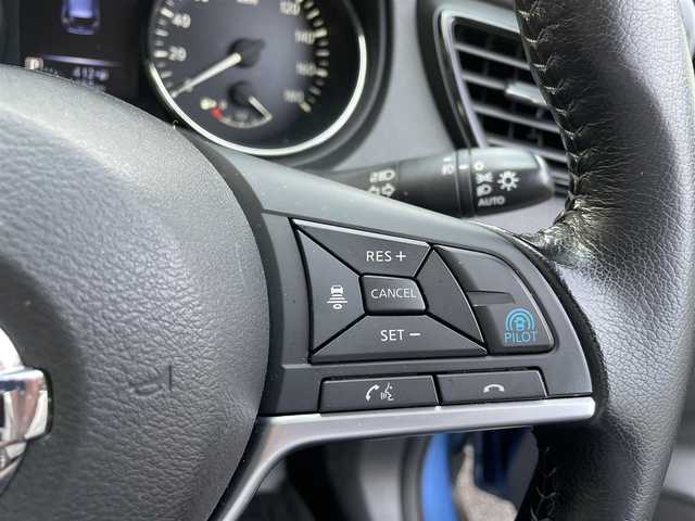 日産 エクストレイル 20Xi 大分県 2019(令1)年 5.5万km シャイニングブルー 純正10インチメモリナビ MM519D-L/【フルセグ/ブルーレイ/BTオーディオ】/全方位カメラ/撥水シート/純正18インチアルミホイール/プロパイロット/パワーバックドア/前後クリアランスソナー/デジタルインナーミラー/ドライブレコーダー/電動パーキングブレーキ/ETC/LEDヘッドライト/フォグランプ/オートライト/レザーステアリング/チルトステアリング/ステアリングリモコン/エンジンプッシュスタート/運転席シートリフター/ヒルスタートアシスト/ウインカーミラー/ミラーヒーター/横滑り防止装置/アイドリングストップ/ドアバイザー/フロアマット/電動格納ミラー/Wエアバッグ/ABS/スマートキー×2/車両取説/ナビ取説