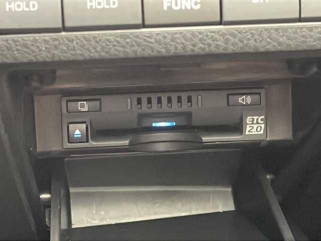 トヨタ カムリ WS 千葉県 2021(令3)年 2.9万km アティチュードブラックマイカ トヨタコネクトナビ/　CD/DVD/Bluetooth/フルセグTV/　Apple car play/Android Auto/トヨタセーフティセンス/レーダークルーズコントロール/レーンキープアシスト/衝突軽減ブレーキ/クリアランスソナー/ブラインドスポットモニター/先行車発進警報/ロードサインアシスト/電動パーキング/オートホールド/オートハイビーム/ハーフレザーシート/ビルトインETC２．０/後方ドラレコ/LEDライト/フォグランプ/パドルシフト/フロアマット/ドアバイザー